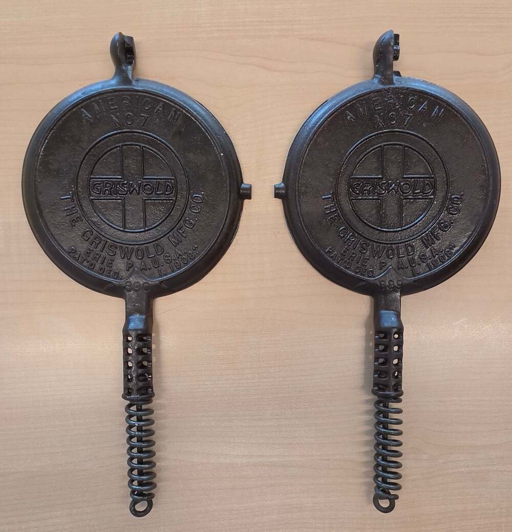 Vintage Griswold American No. 7 Cast Iron Waffle Maker 390 Erie PA Pat'd 1908